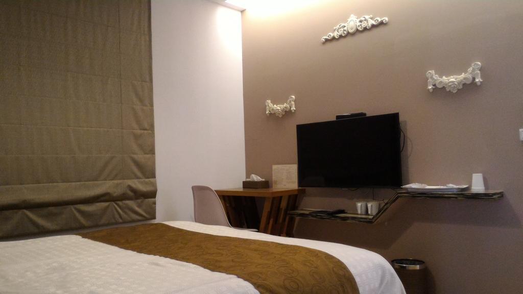 Eight View Hotel Luodong Exterior photo